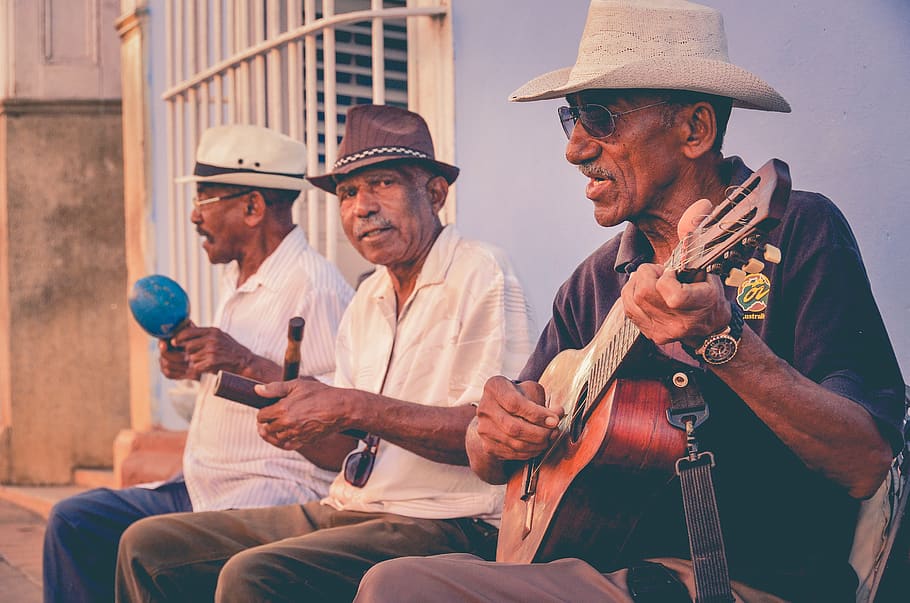 Куба далека, Куба рядом. Ловить кубинские ритмы в компании Михаила Козырева